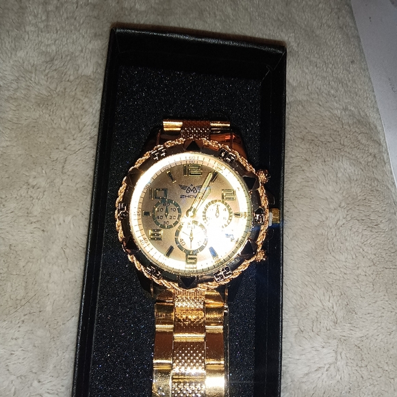 Watch - Picture 1 of 9